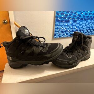 THE NORTH FACE Hedgehog Fastpack 3 Mid Top Waterproof Hiking Shoes